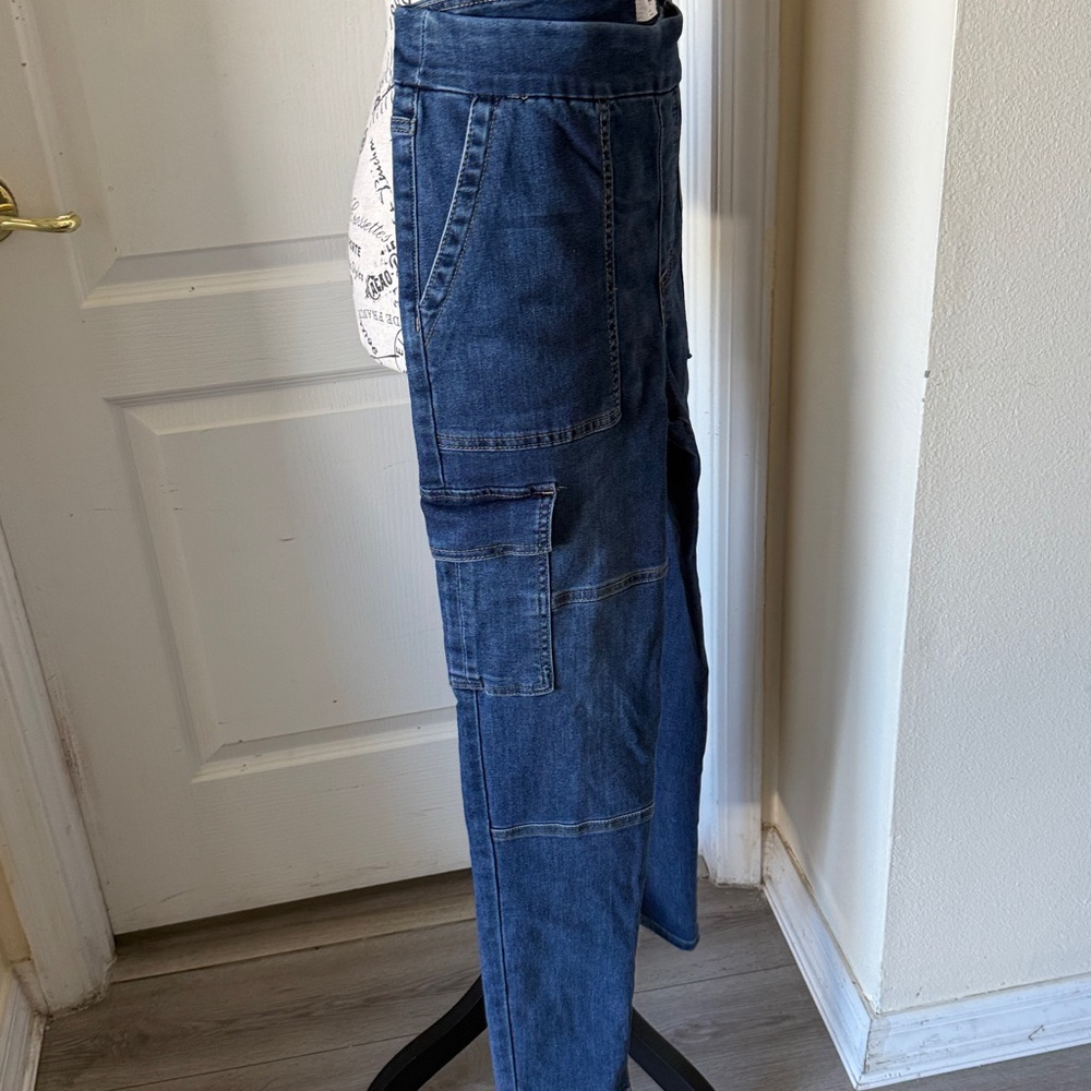 BBJ Women Blue Denim Cargo Pants with pockets size Large.New.